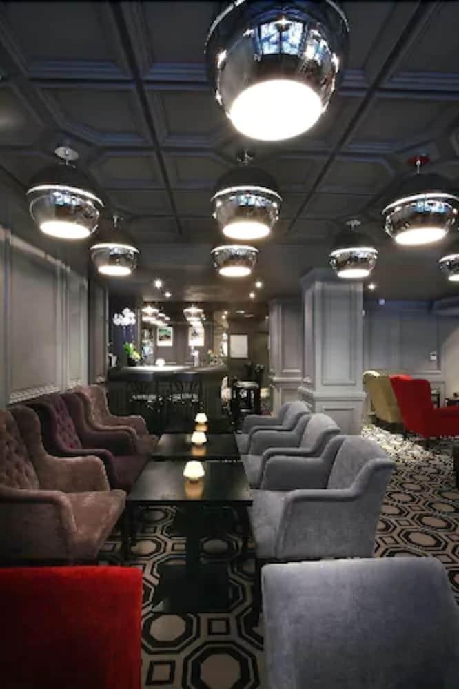 Hotel Le Cinq Hyper - Centre Chambery Ngoại thất bức ảnh